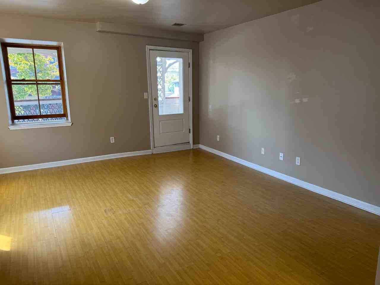 201 W Main St - Photo 4 of 22