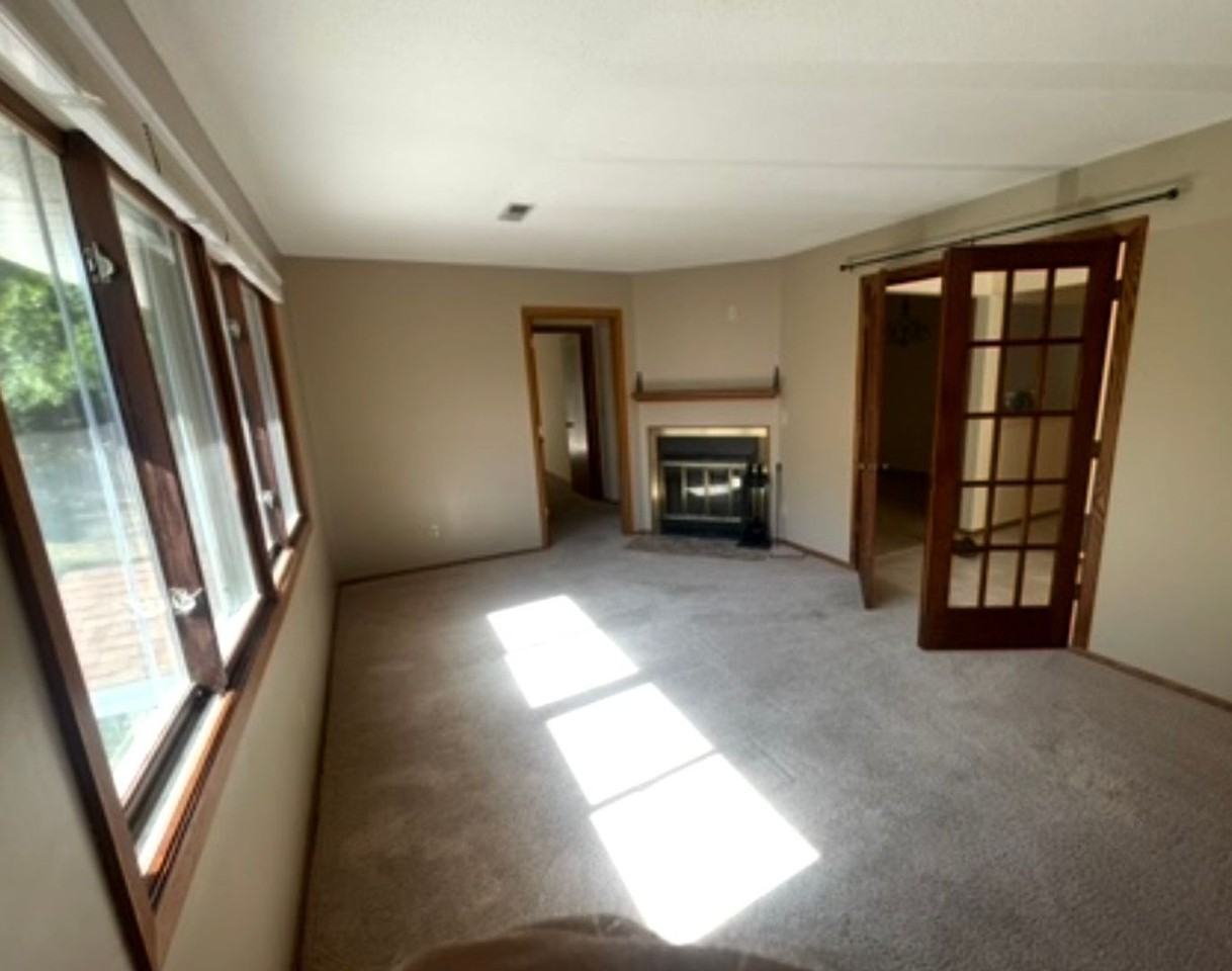 8004 Timber Lake Dr - Photo 2 of 6