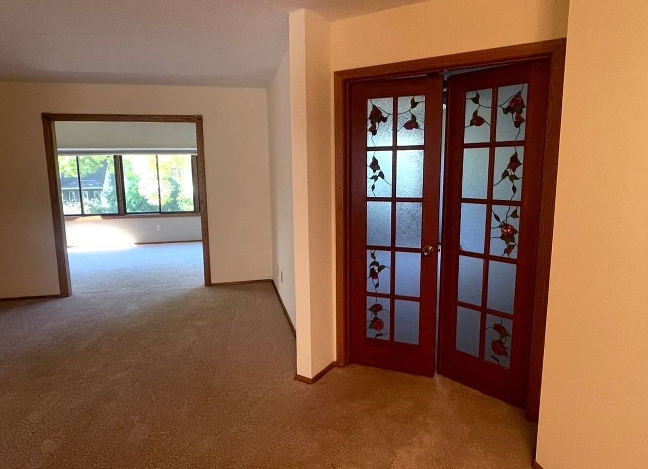 8004 Timber Lake Dr - Photo 3 of 6