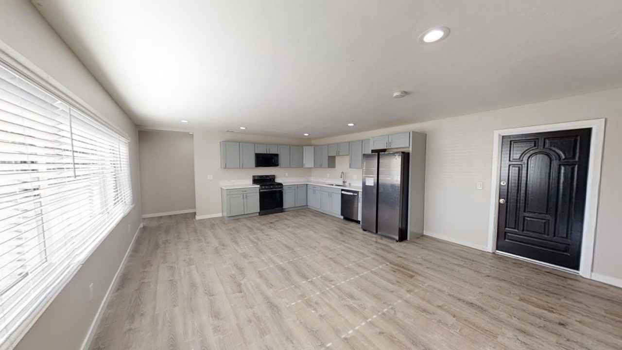 5045 Campanile Dr - Photo 6 of 15