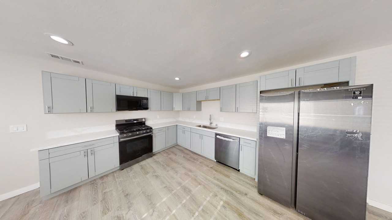 5045 Campanile Dr - Photo 7 of 15