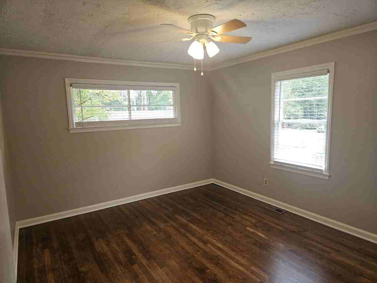 1151 Pinehurst Dr Se - Photo 3 of 10
