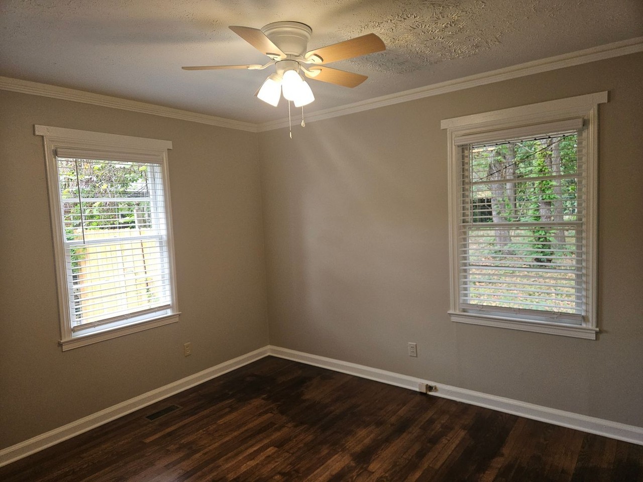 1151 Pinehurst Dr Se - Photo 4 of 10