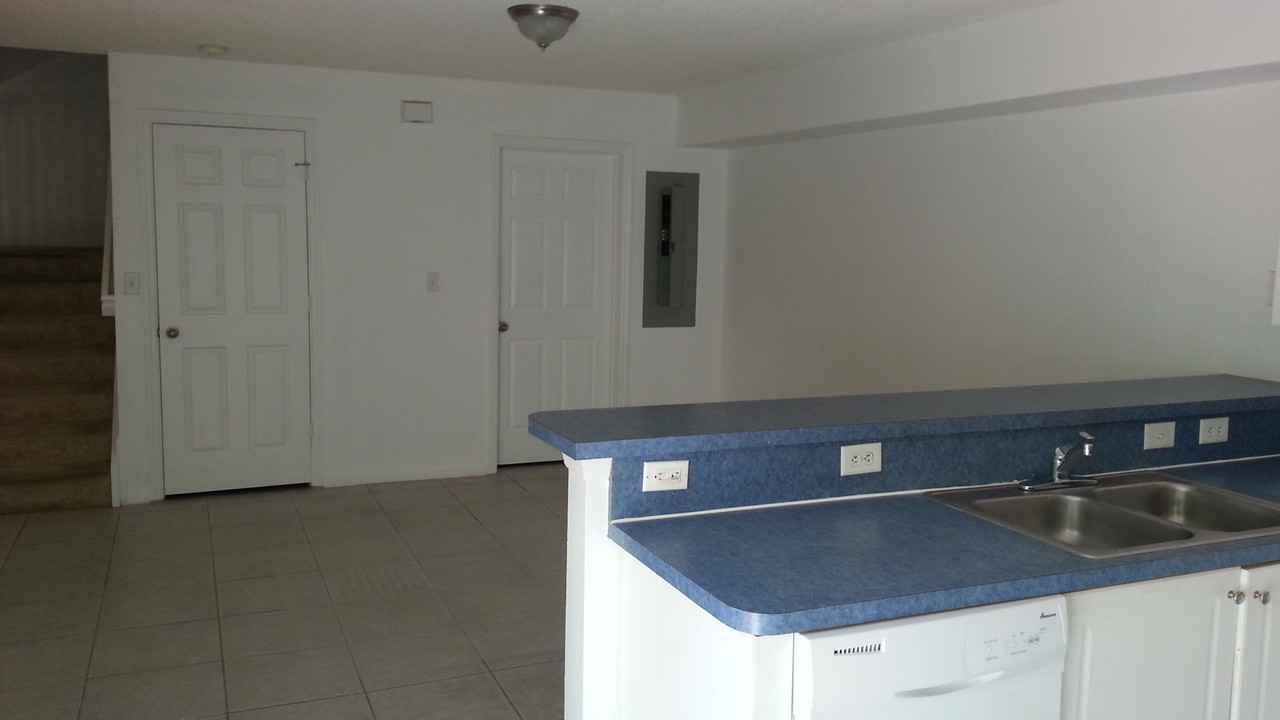 2221 White Pine Circle - Photo 6 of 11