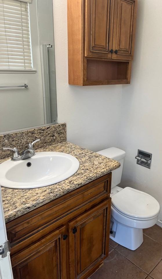 901 W Crestview St - Photo 6 of 10