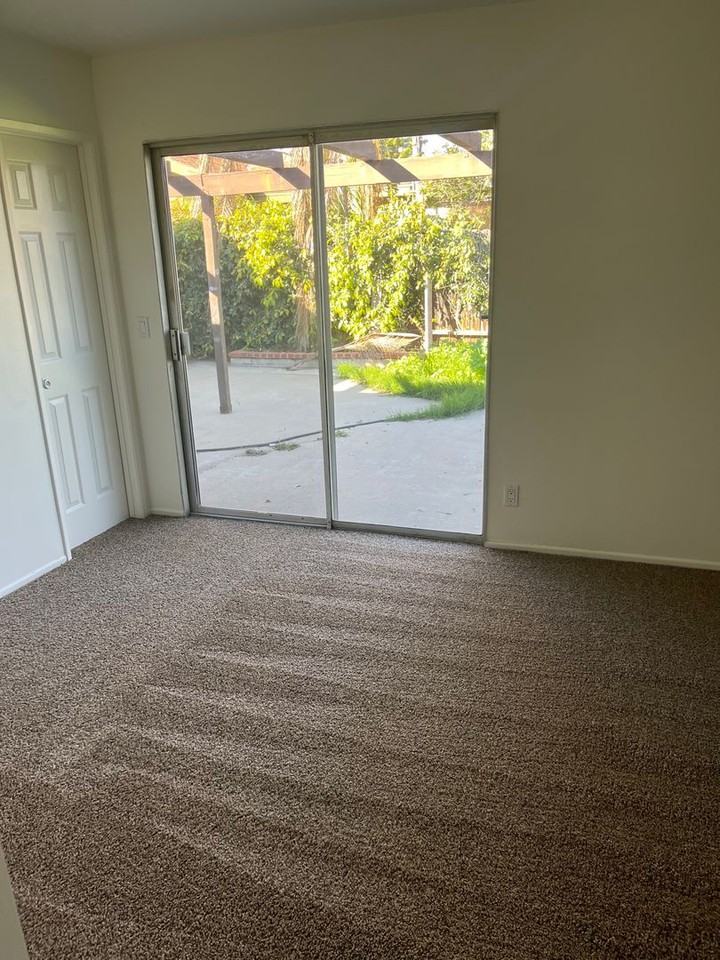 901 W Crestview St - Photo 7 of 10