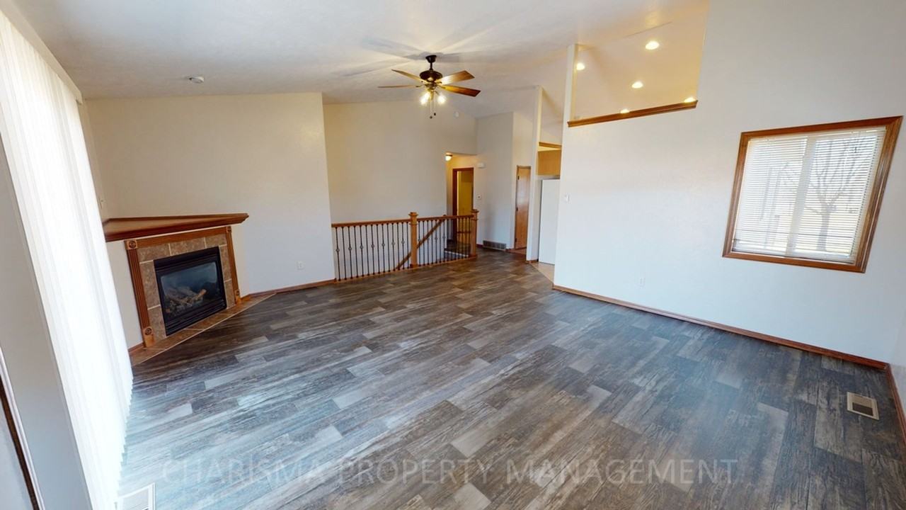 5600 W Bakker Park Dr - Photo 2 of 36