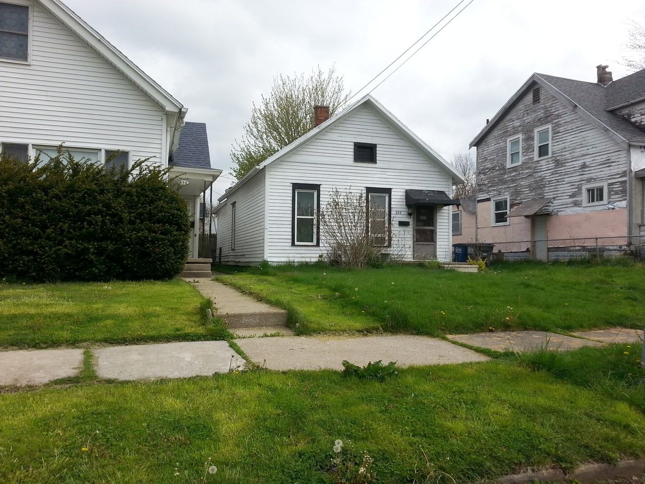 552 Orchard St - Photo 2 of 13