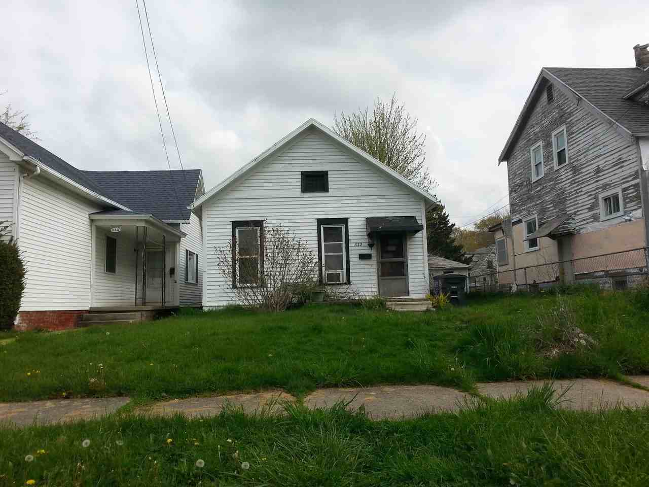 552 Orchard St - Photo 4 of 13