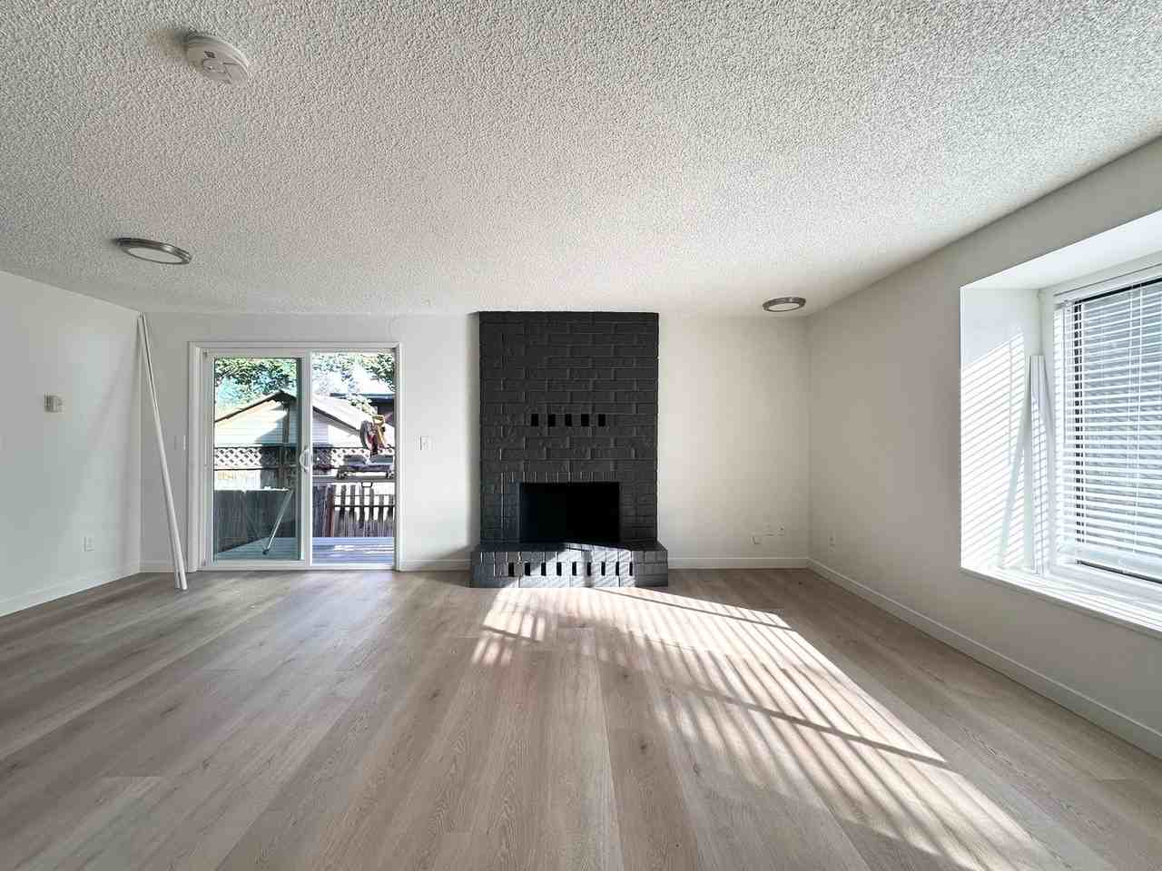 18025 Tupper Rd - Photo 3 of 15