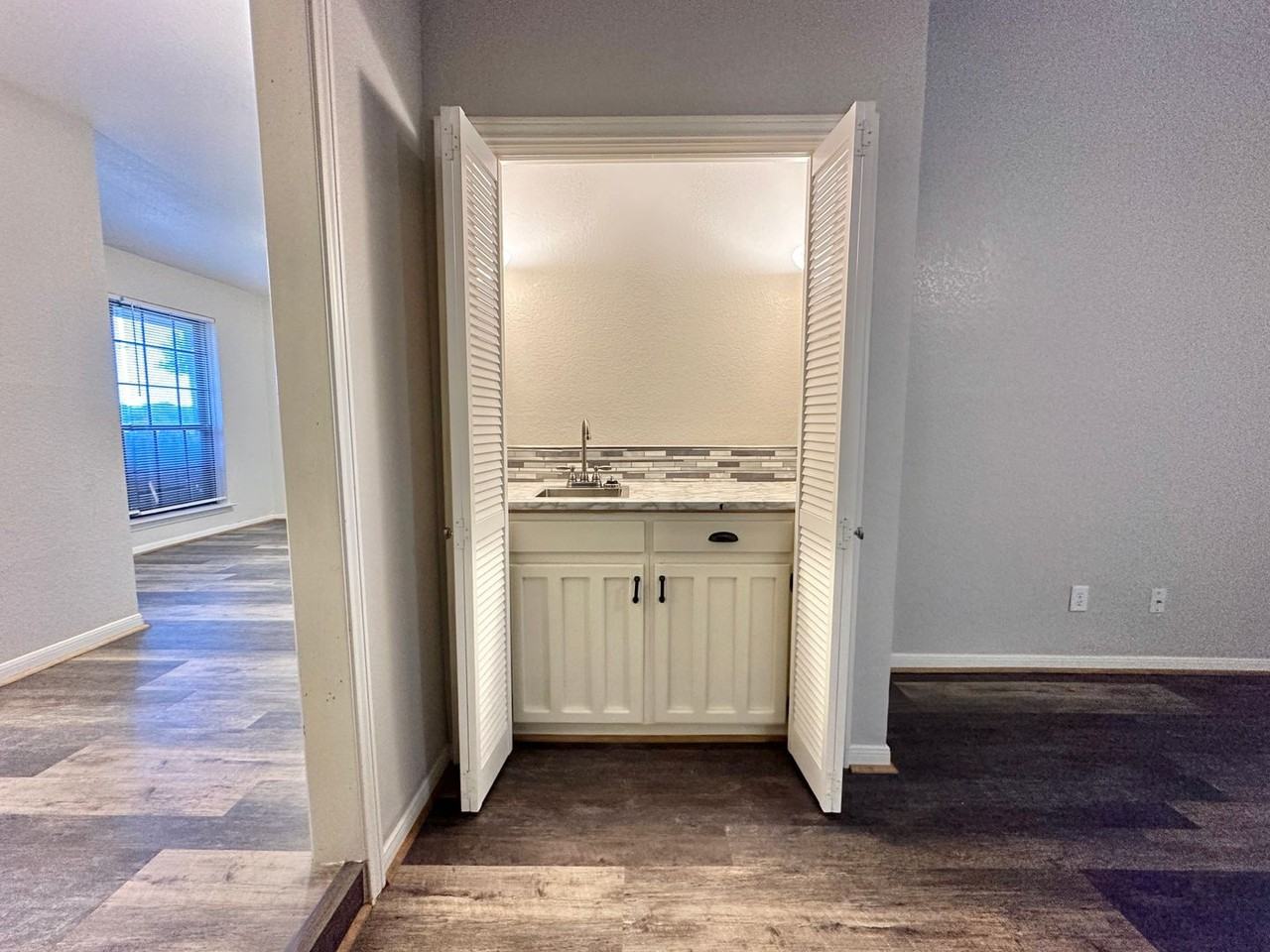 103 Moody Cir - Photo 3 of 35