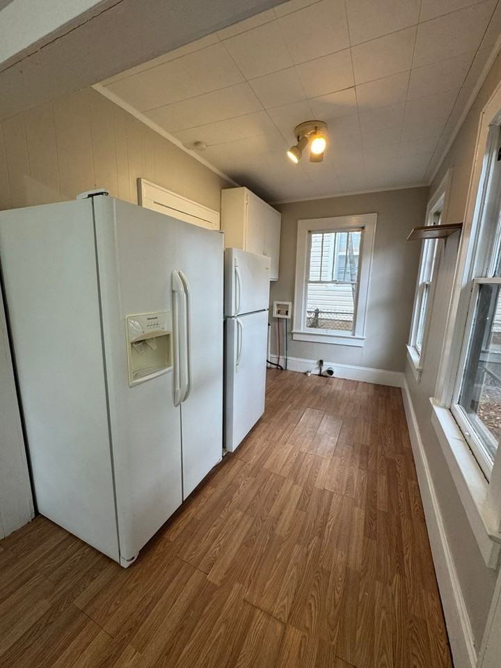 927 Highland Ave - Photo 4 of 10