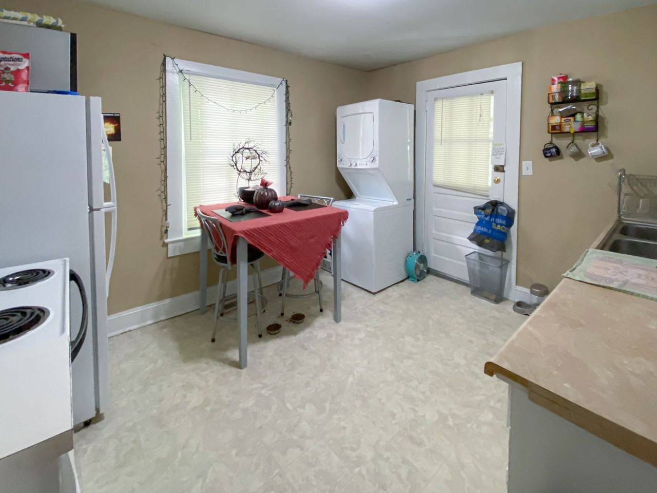 108 Stinson St - Photo 3 of 11