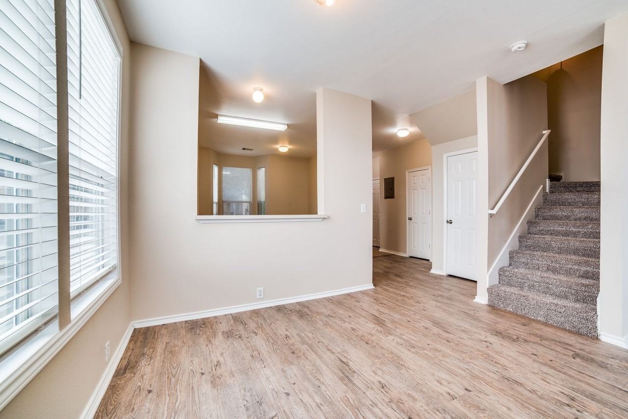 10208 Lateleaf Oak - Photo 4 of 12