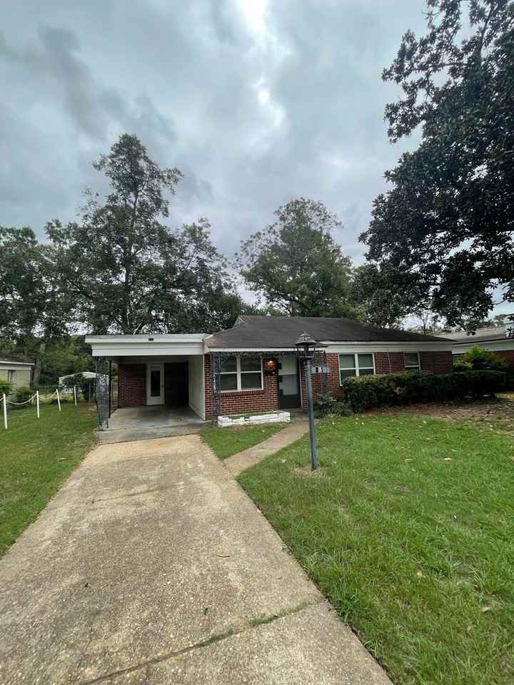 916 Grenada Dr - Photo 2 of 13