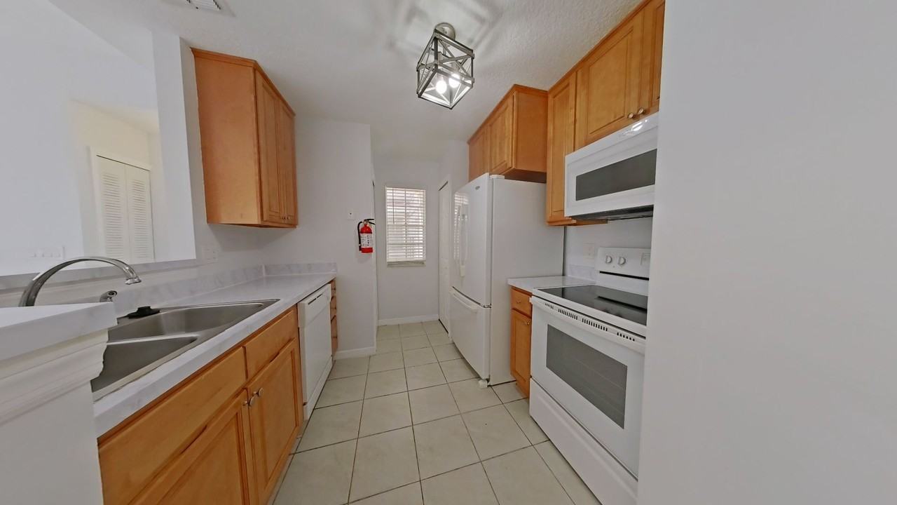 620 Glenwood Court #77 - Photo 6 of 11