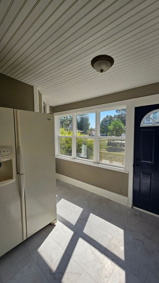 415 N Maple Ave - Photo 7 of 19