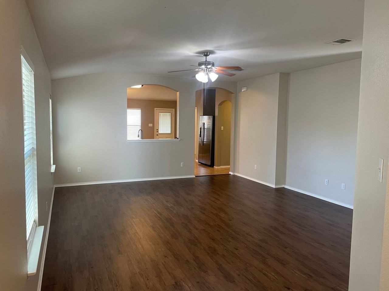 724 Starlight Drive - Photo 2 of 20