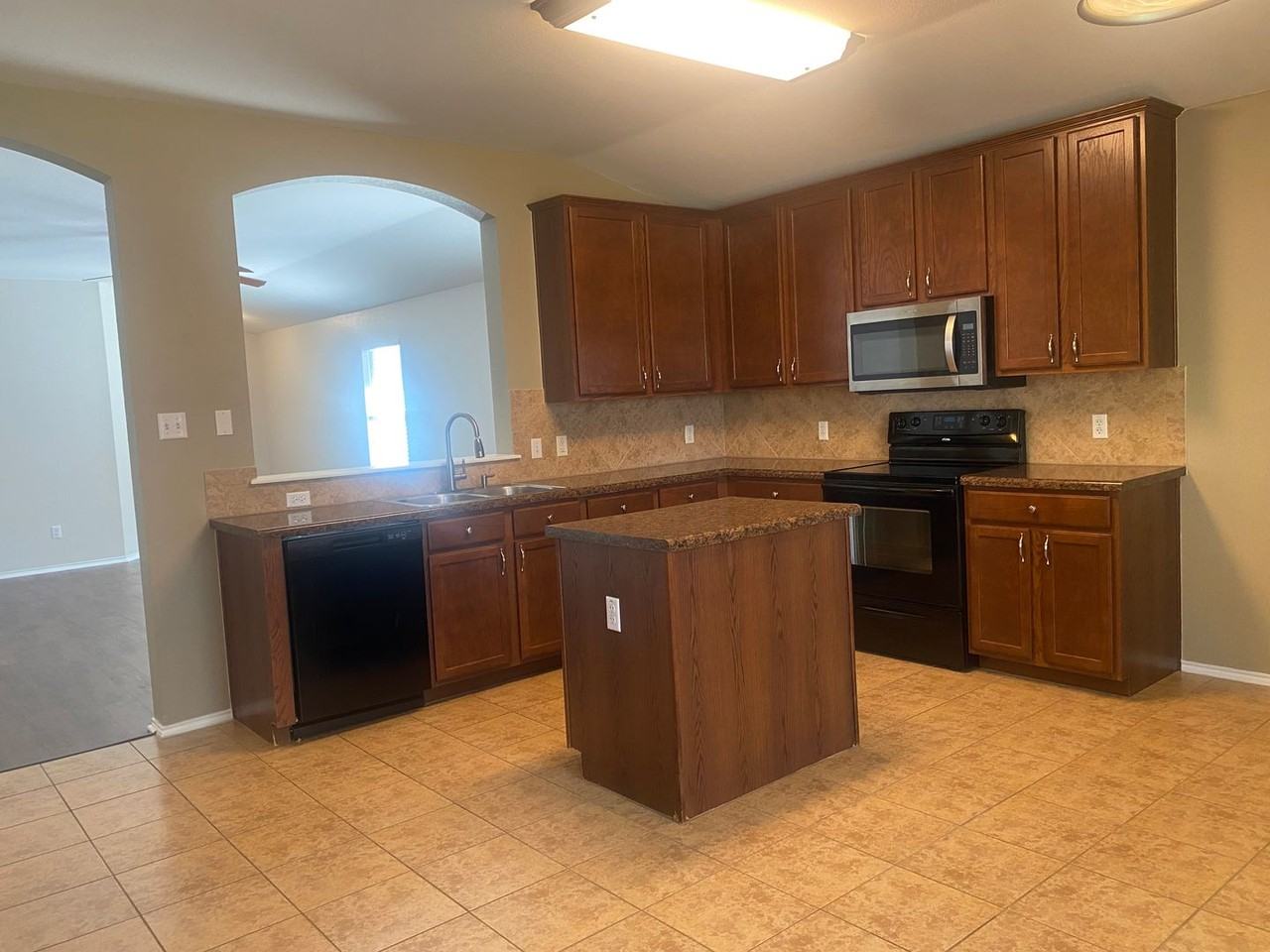 724 Starlight Drive - Photo 4 of 20