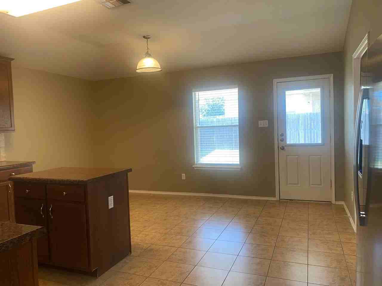 724 Starlight Drive - Photo 6 of 20