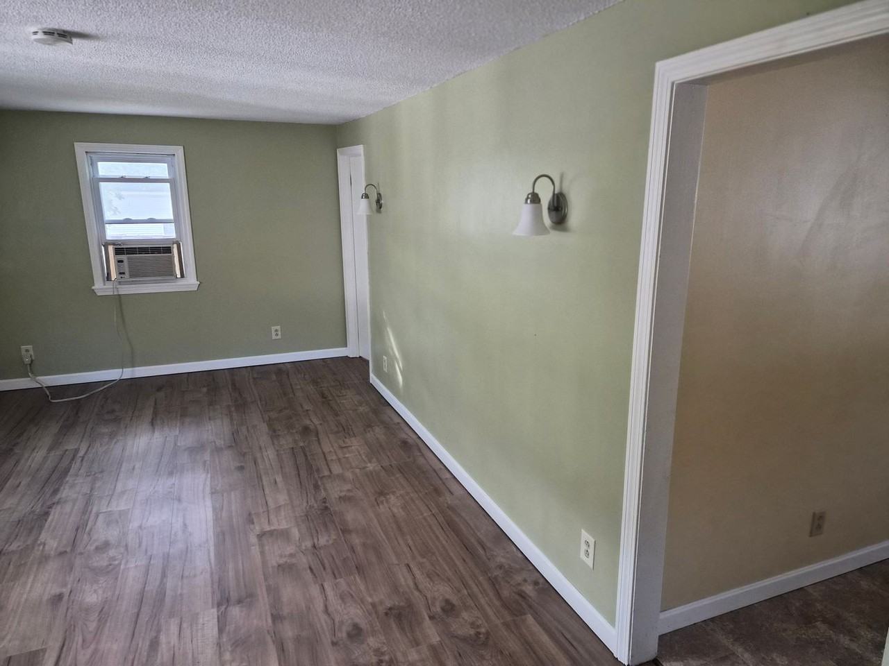 72 Lilac St - Photo 2 of 10