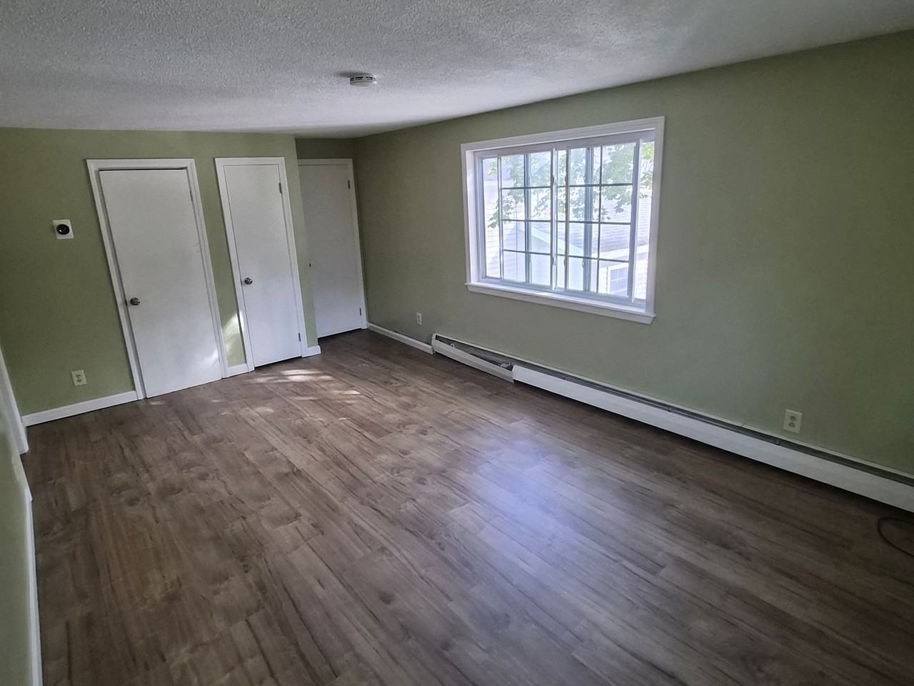 72 Lilac St - Photo 3 of 10