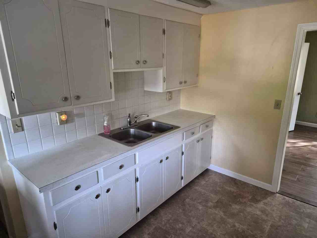 72 Lilac St - Photo 4 of 10