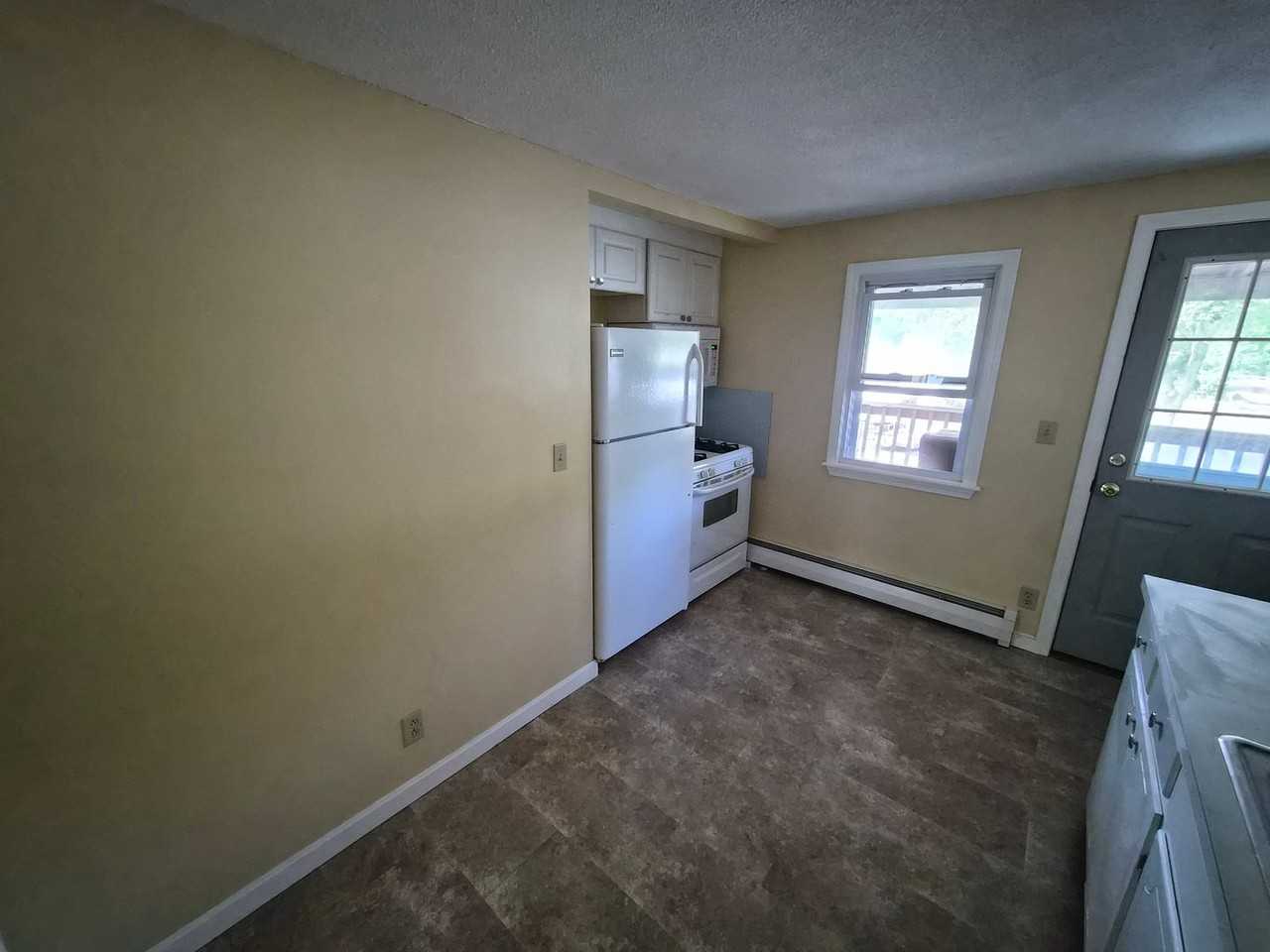 72 Lilac St - Photo 5 of 10