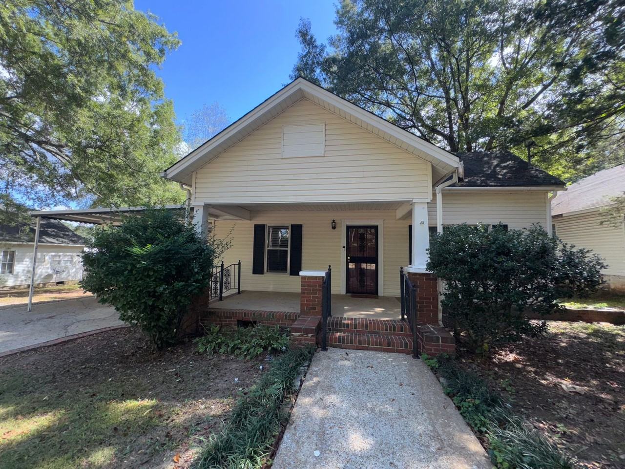 202 Church Avenue Southeast - Photo 7 of 26