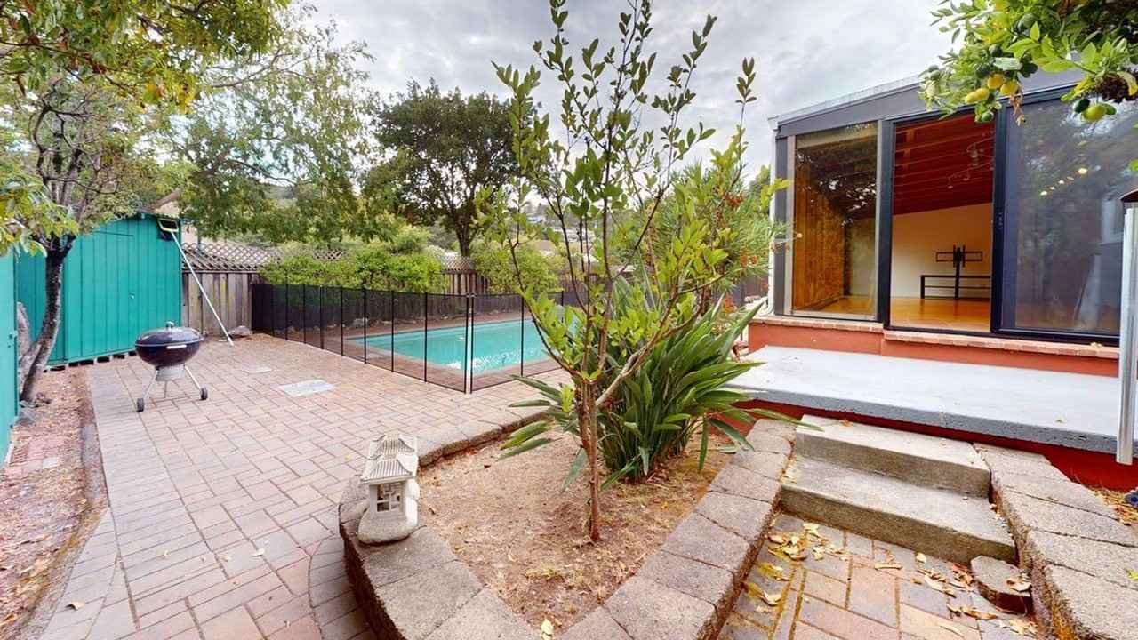 21 Bretano Way - Photo 2 of 22