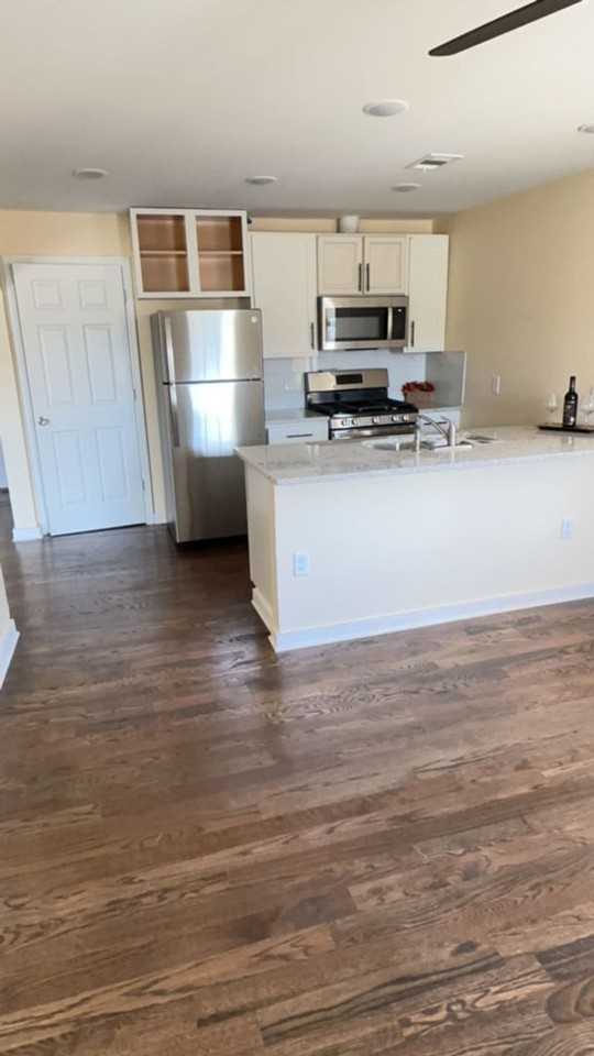 811 Walnut St - Photo 3 of 24
