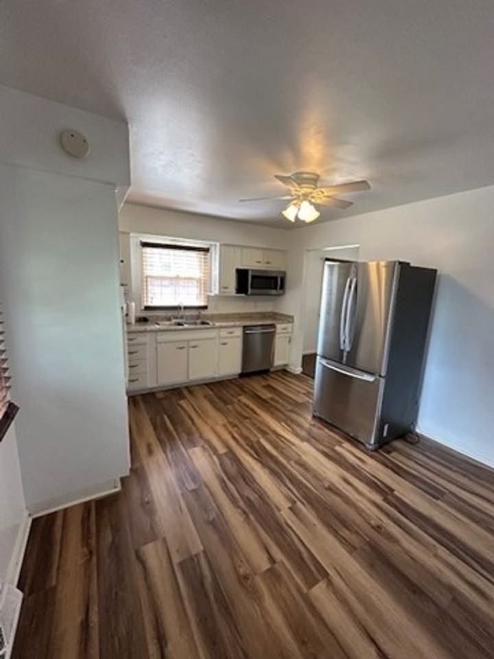 2136 Jasmine Dr - Photo 5 of 22