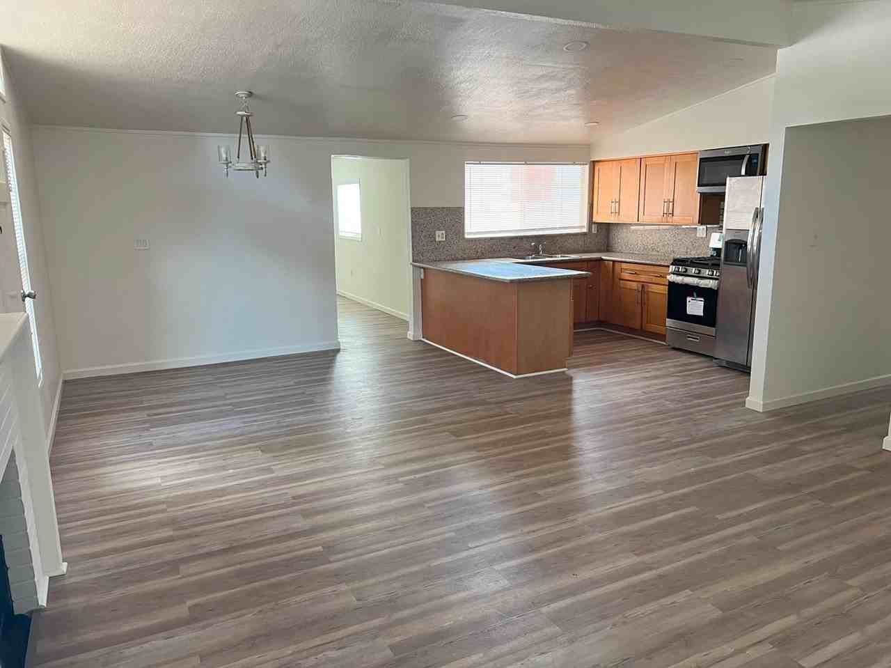 1230 Rieger Ave - Photo 3 of 14