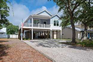 135 Sea Y'all @ 135 NW 9th St - Photo 1 of 1