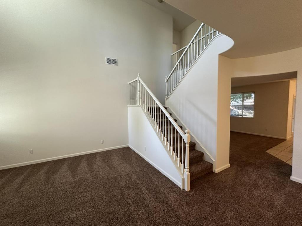 1539 Figueroa Dr - Photo 4 of 25