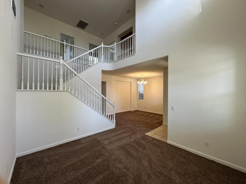 1539 Figueroa Dr - Photo 6 of 25