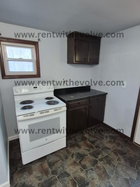 1616 N E St - Photo 3 of 8