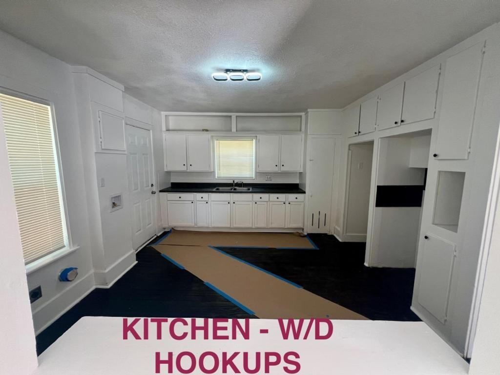 1522 24th Place - Photo 2 of 7