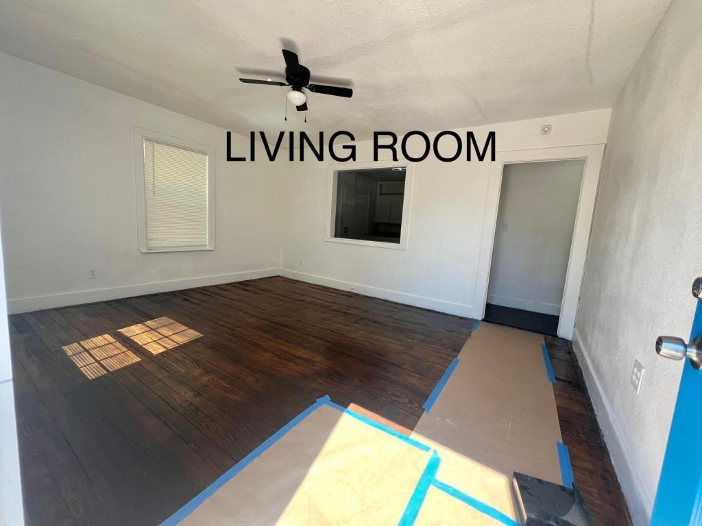 1522 24th Place - Photo 3 of 7