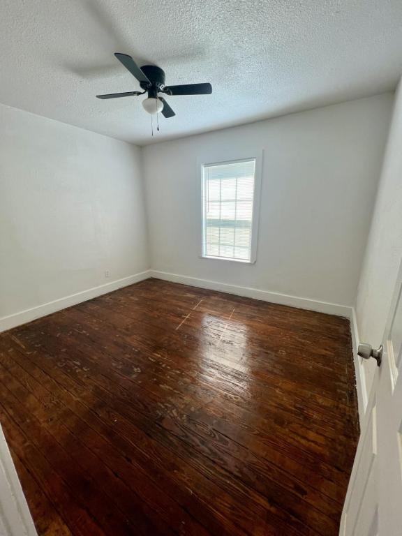 1522 24th Place - Photo 5 of 7