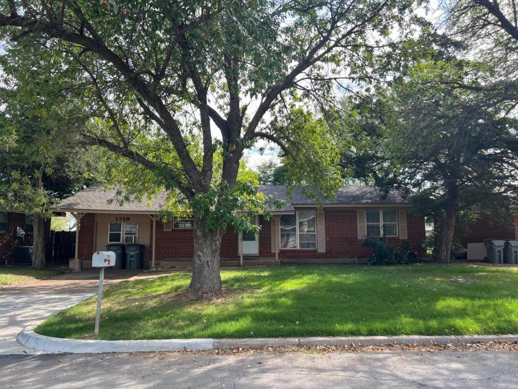 1719 Nw 48th St - Photo 2 of 20