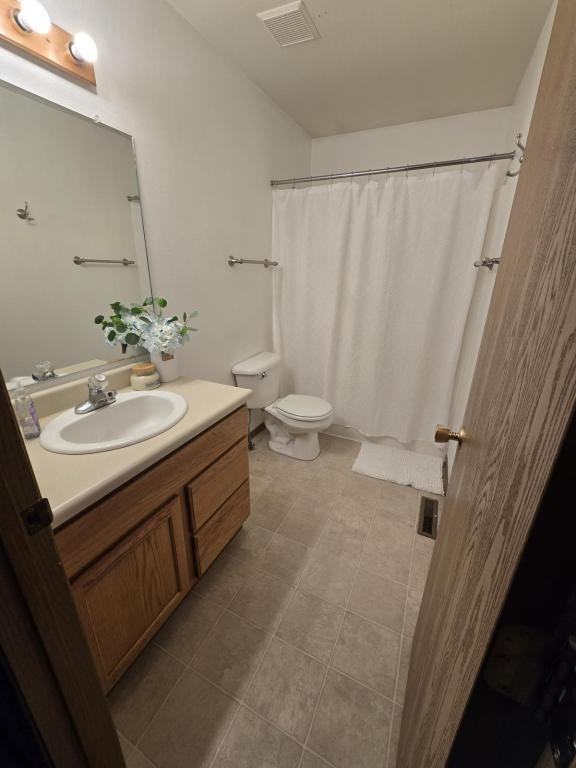 1235 Ziebach Street - Photo 5 of 11