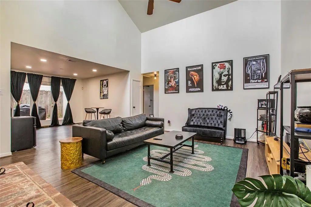 12131 Ella Lee Ln - Photo 2 of 18