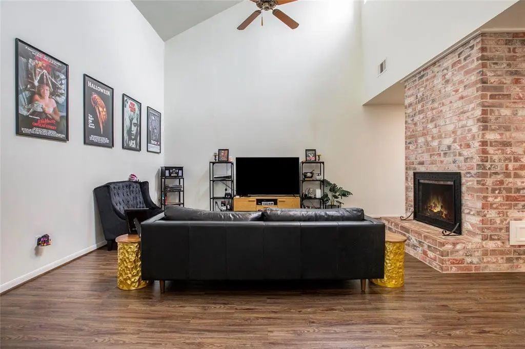 12131 Ella Lee Ln - Photo 3 of 18