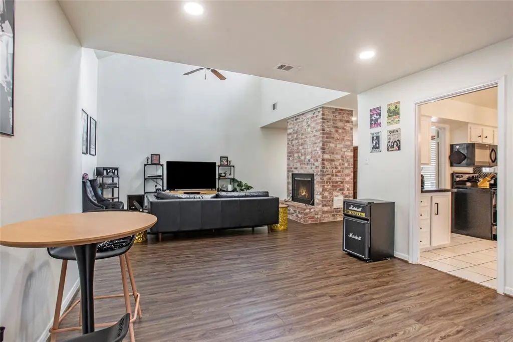 12131 Ella Lee Ln - Photo 5 of 18