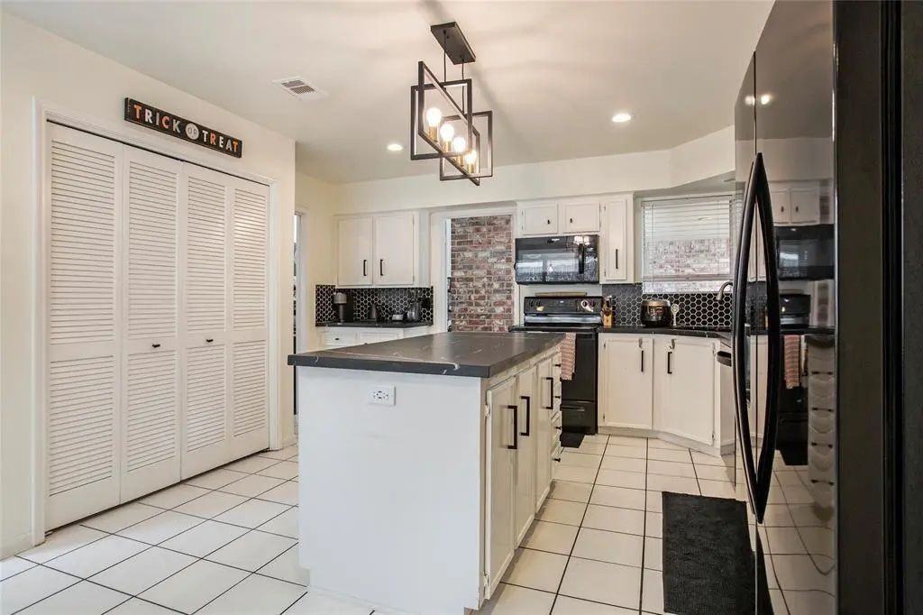 12131 Ella Lee Ln - Photo 6 of 18