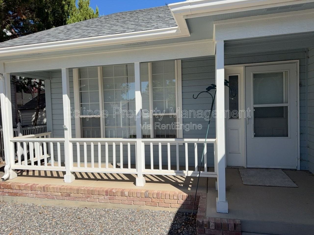 714 E Harbor Cir - Photo 3 of 48