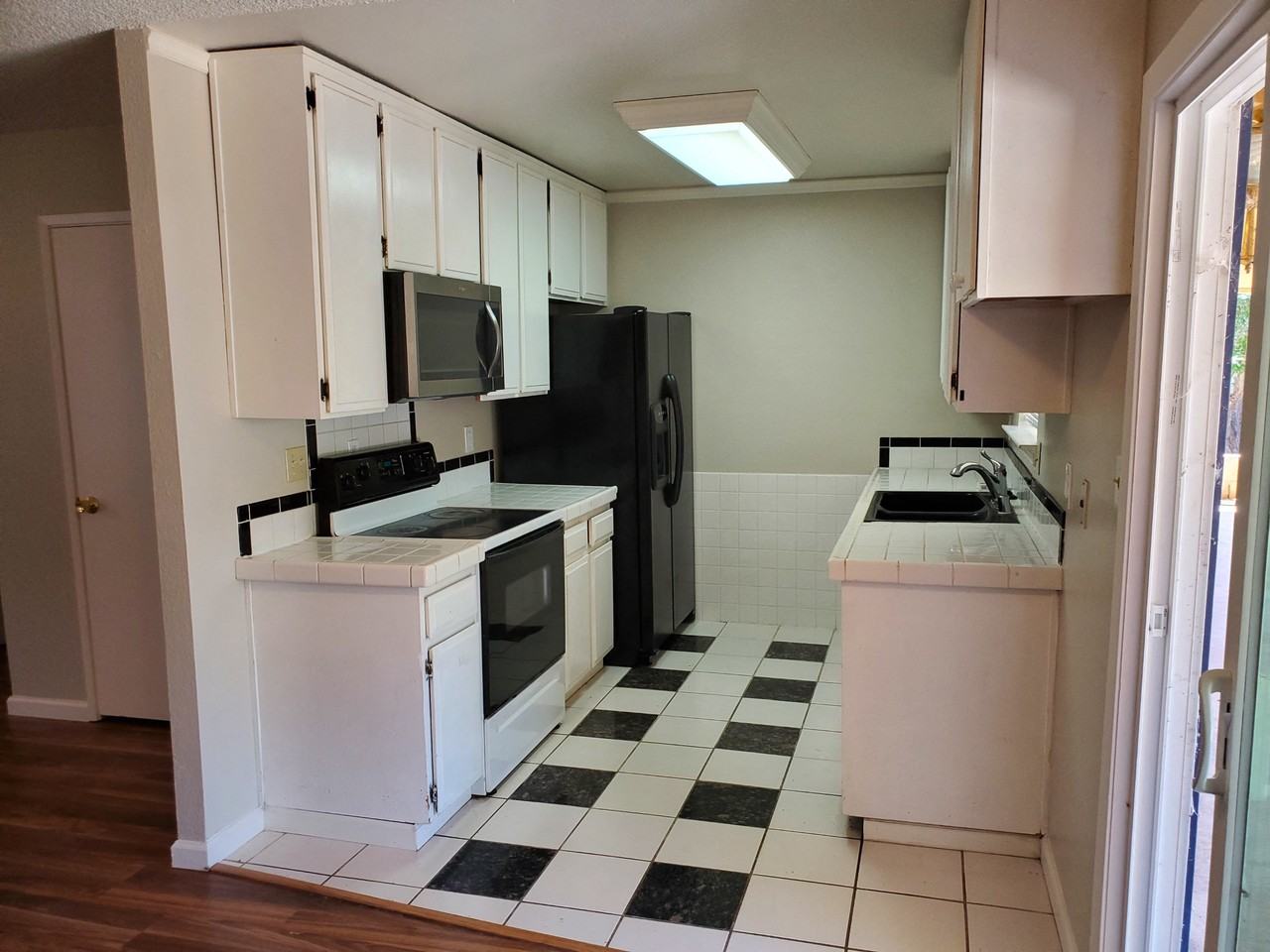 8009 Lichen Dr - Photo 5 of 16