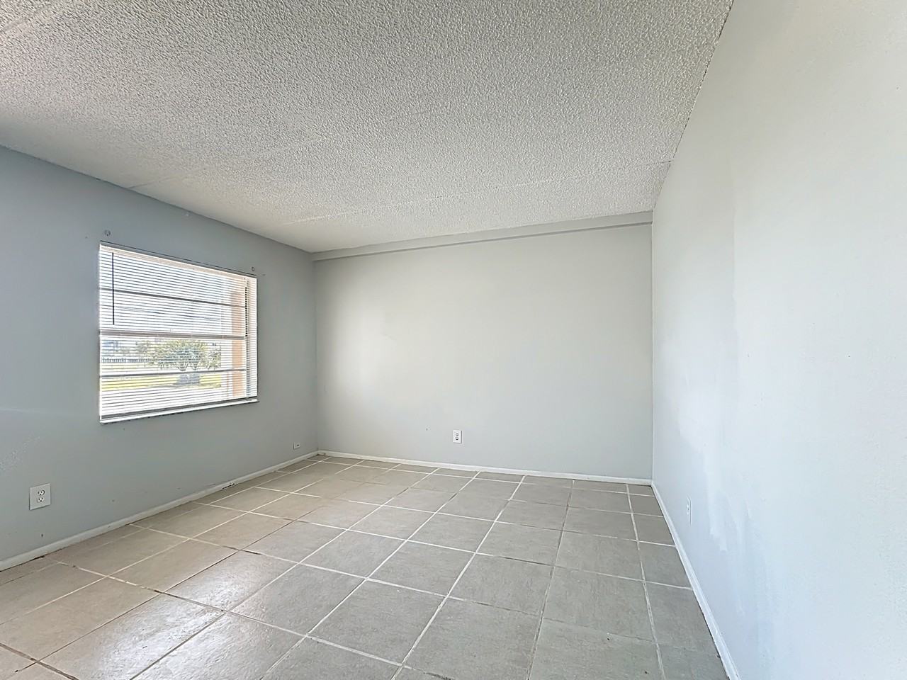 694 Michigan Ct #2 - Photo 3 of 20