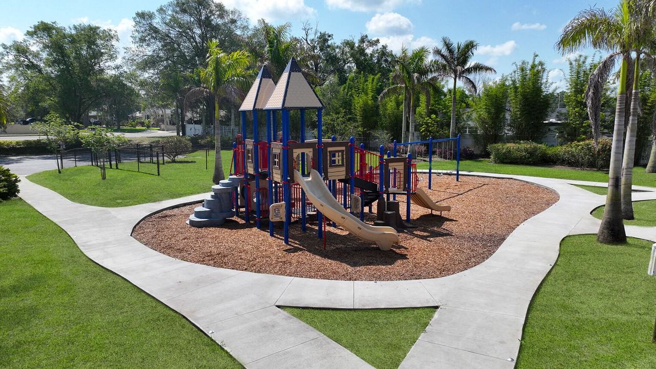 Woodlake Villas - Photo 2 of 49